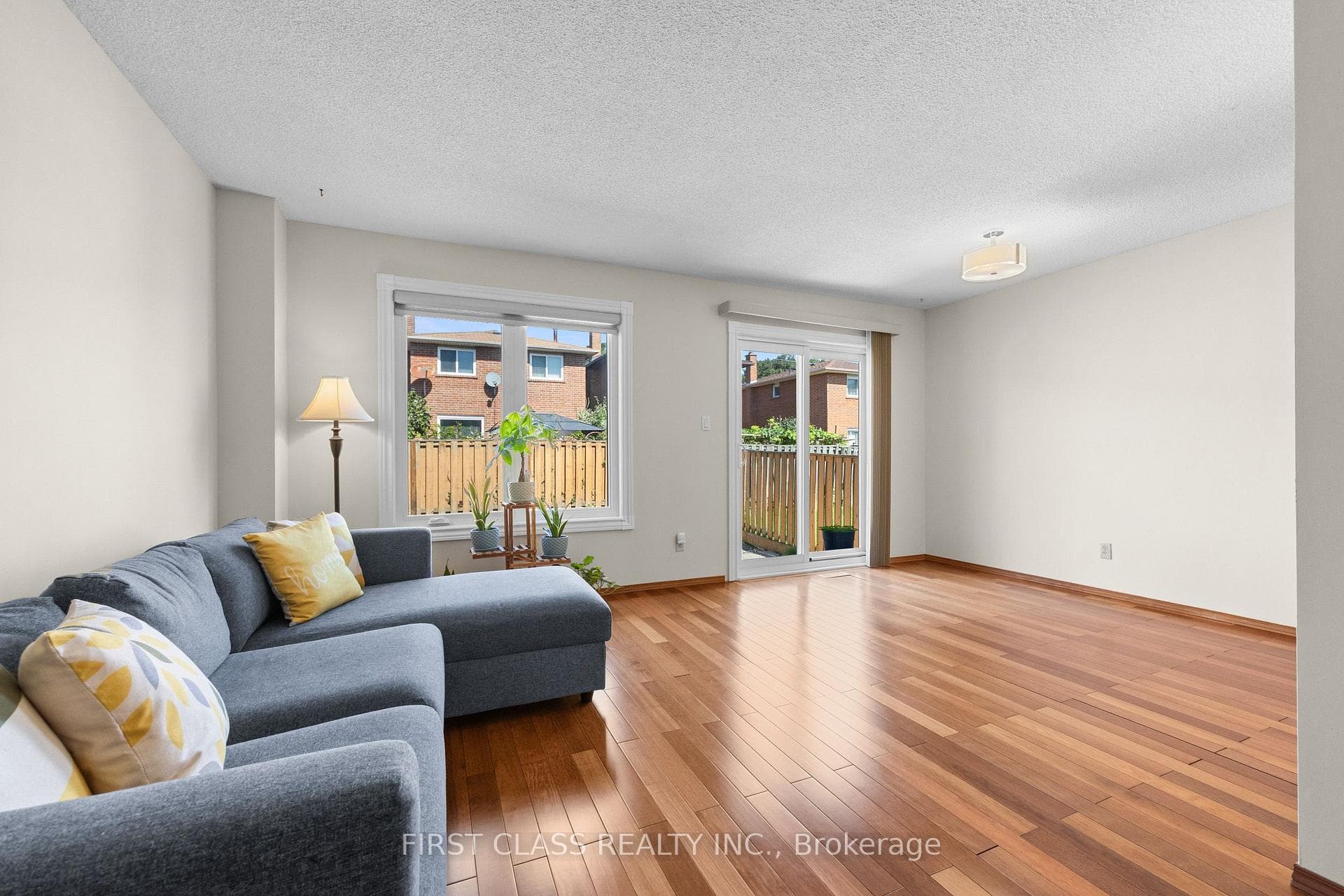 4213 Beacon Lane, Mississauga, ON L5C 3V8