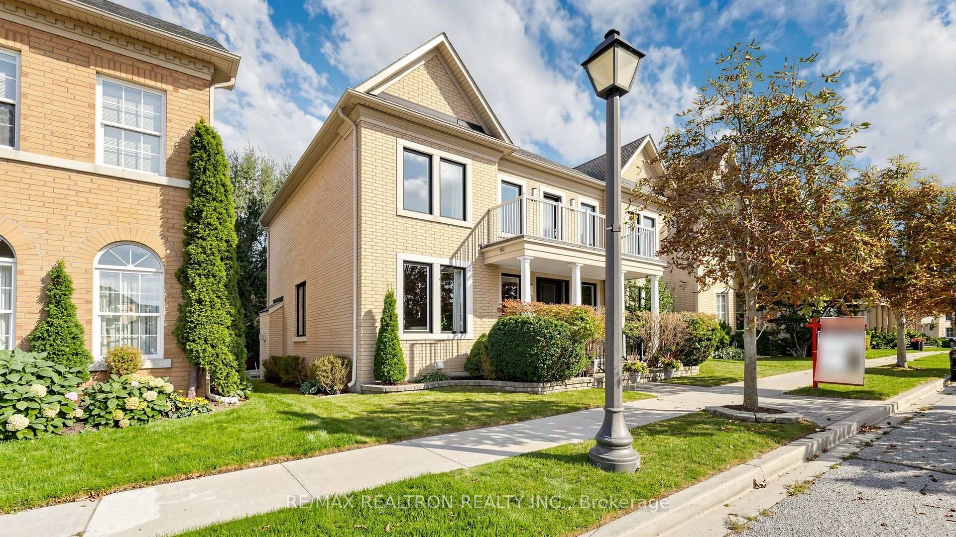 9 Gardon Avenue, Markham, ON L6C 0A5
