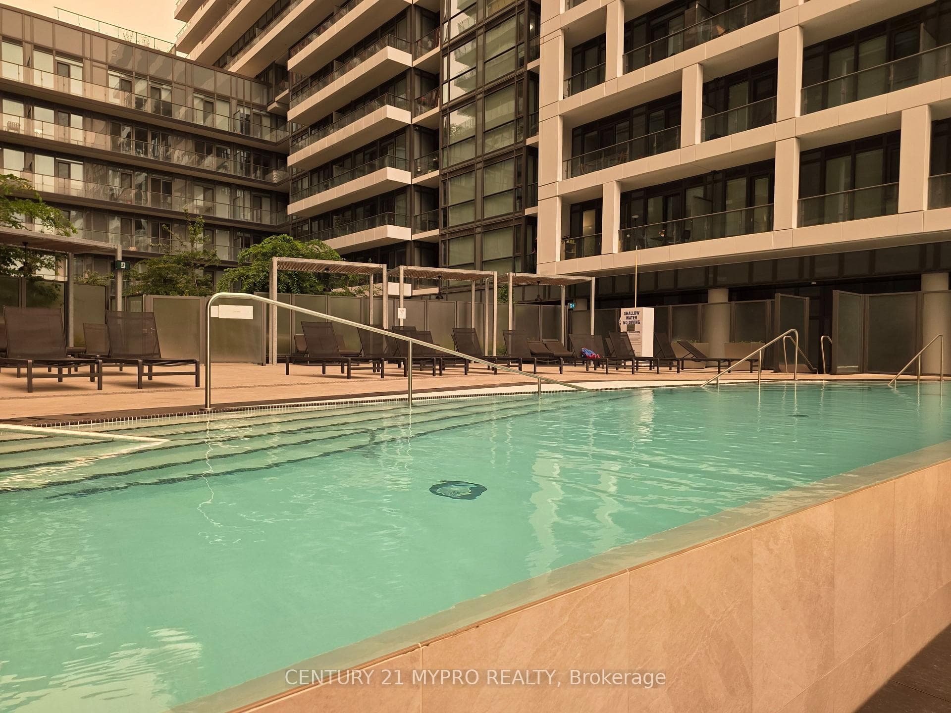 70 Princess Street 1706, Toronto, ON M5A 0X6