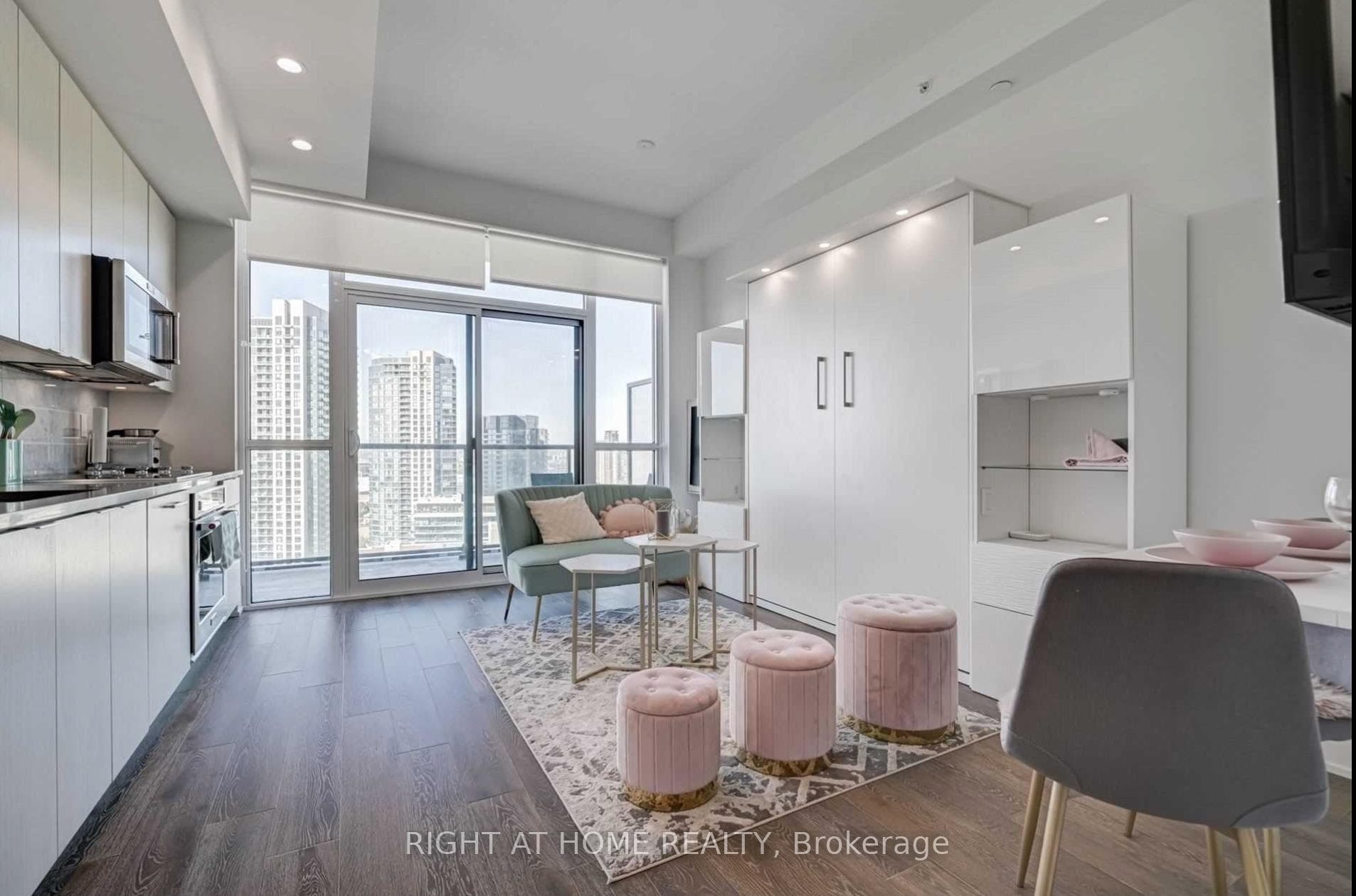 38 Iannuzzi Street Uph02, Toronto, ON M5V 0S2