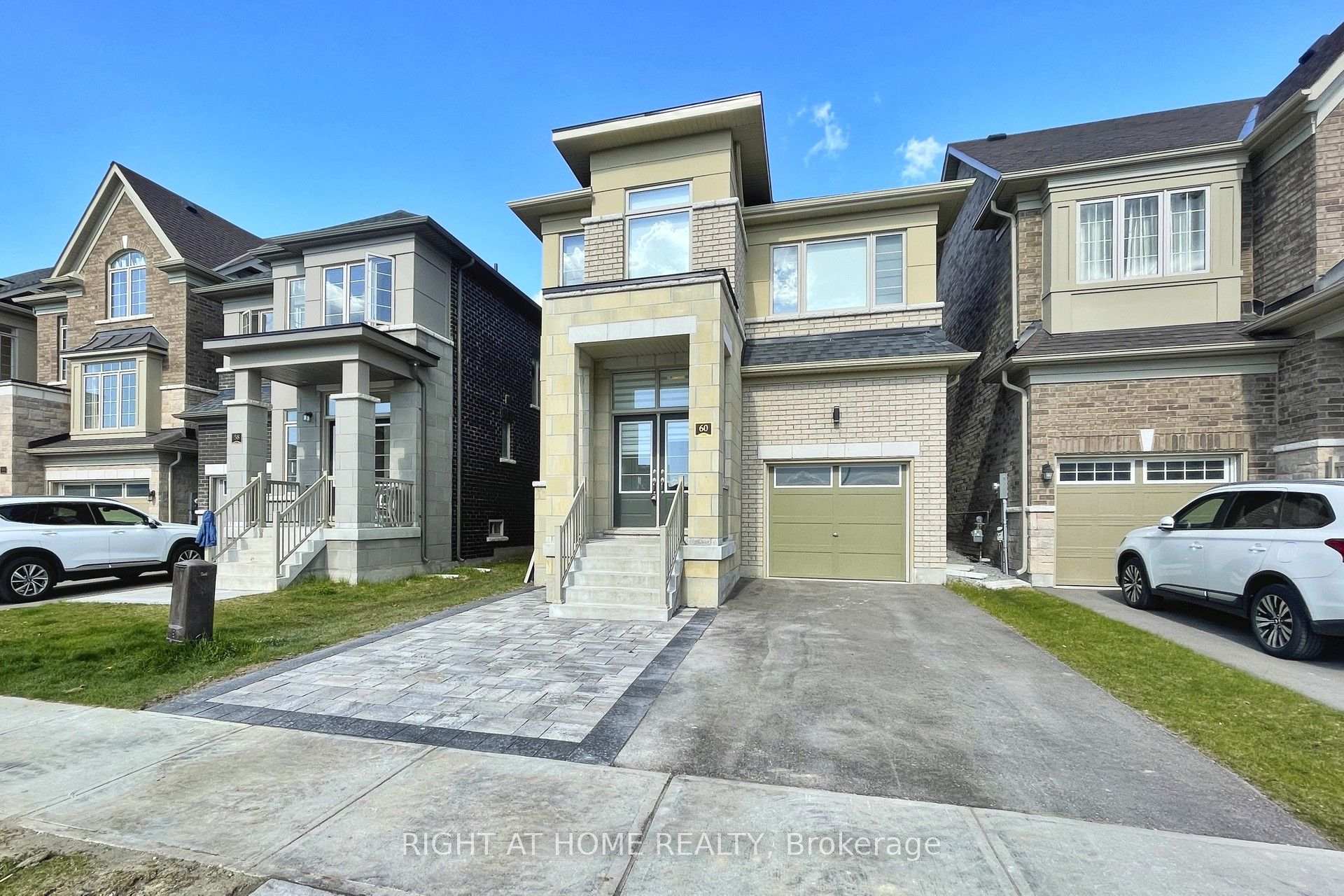 60 Falconridge Terrace, East Gwillimbury, ON L9N 0R2