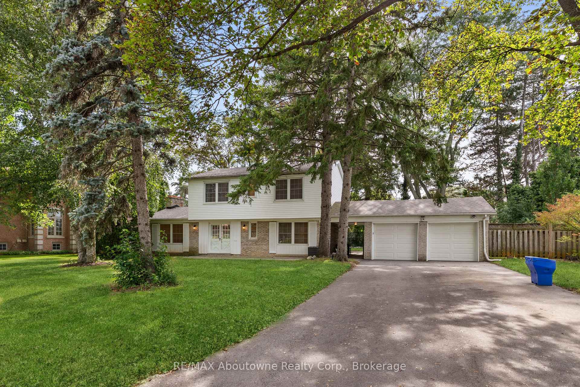 24 Valloncliffe Road, Markham, ON L3T 2W8