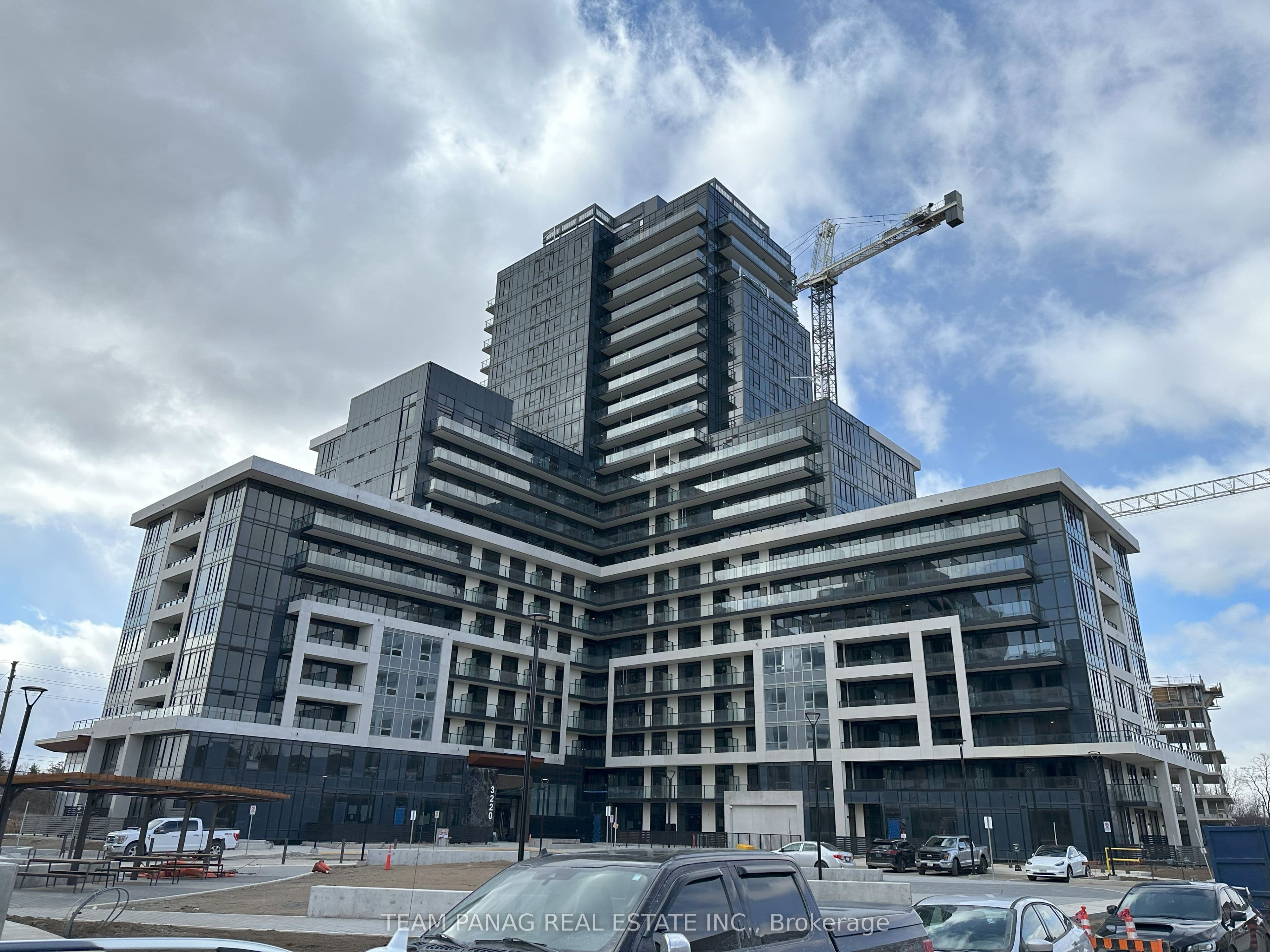 3220 William coltson Avenue, Oakville, ON, 1010 - JM Joshua Meadows