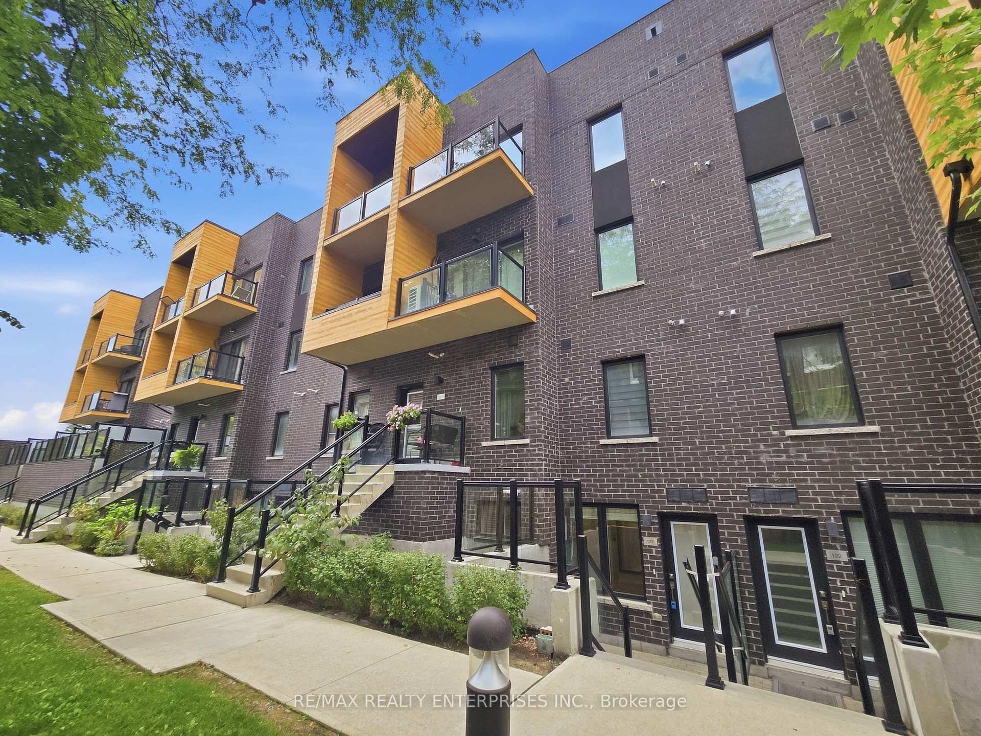 1145 Journeyman Lane 123, Mississauga, ON L5J 0B5