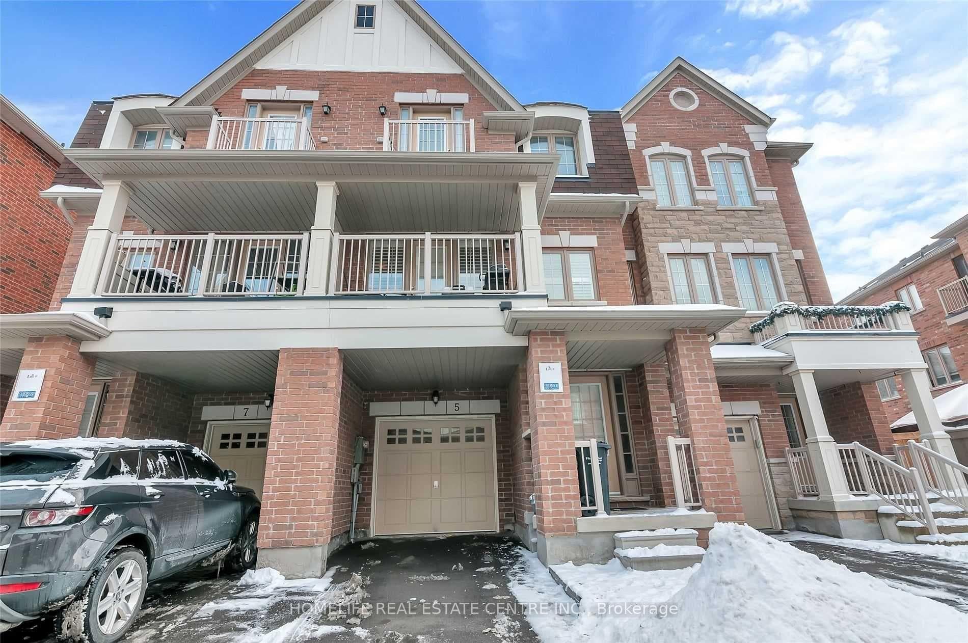 5 Kayak Heights, Brampton, ON L6Z 0B4