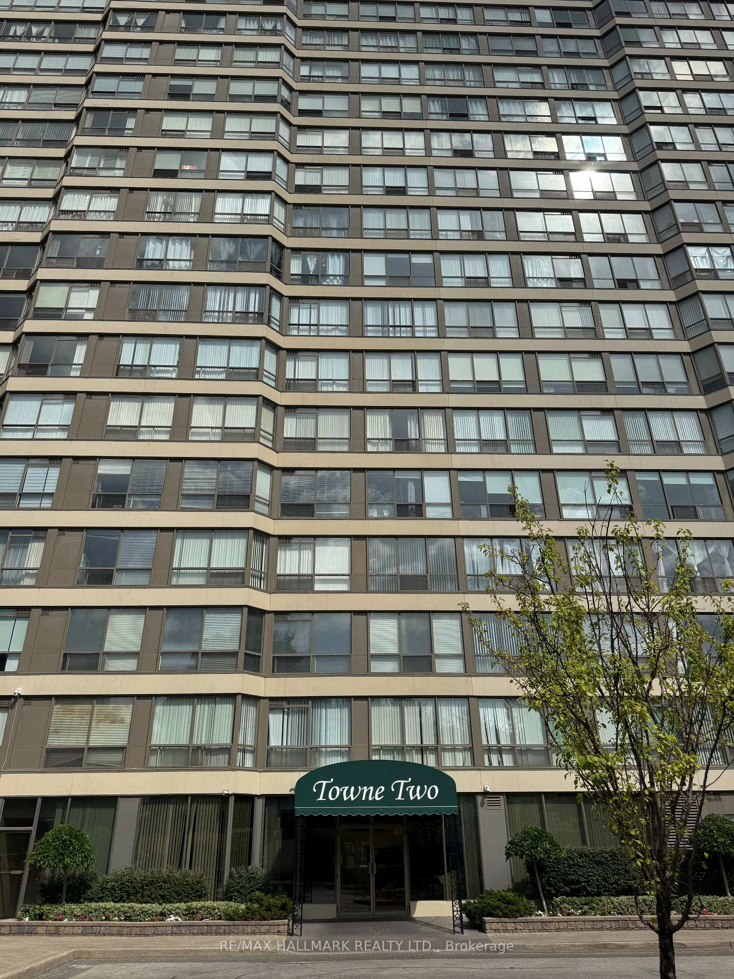 55 Elm Drive W 501, Mississauga, ON L5B 3Z3