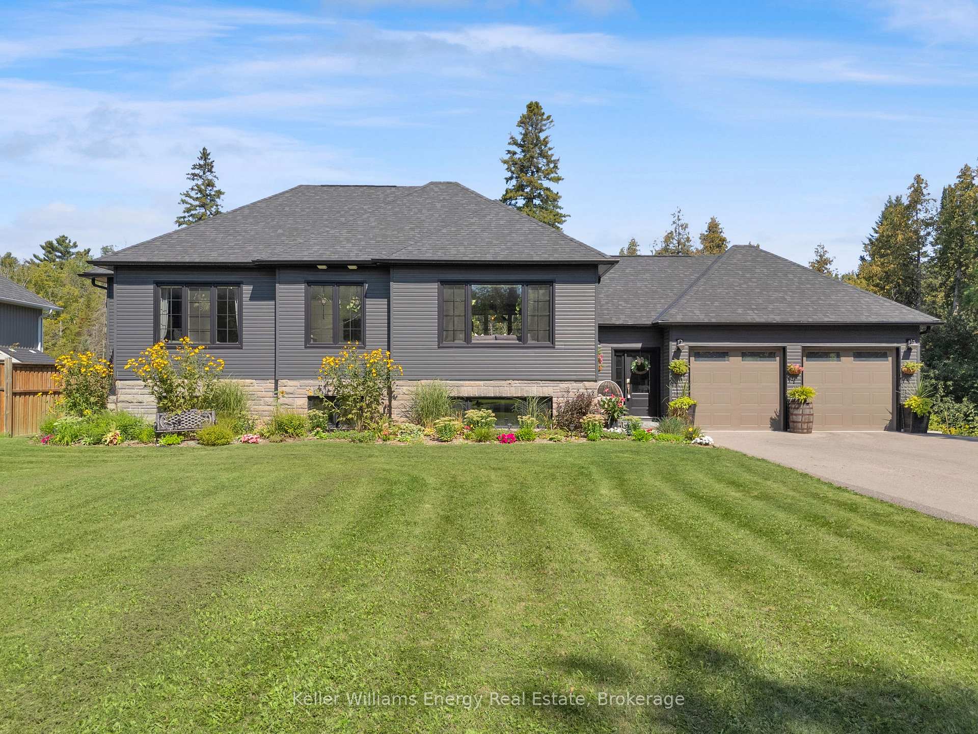 29 Waldweg Drive, Scugog, ON L0B 1B0