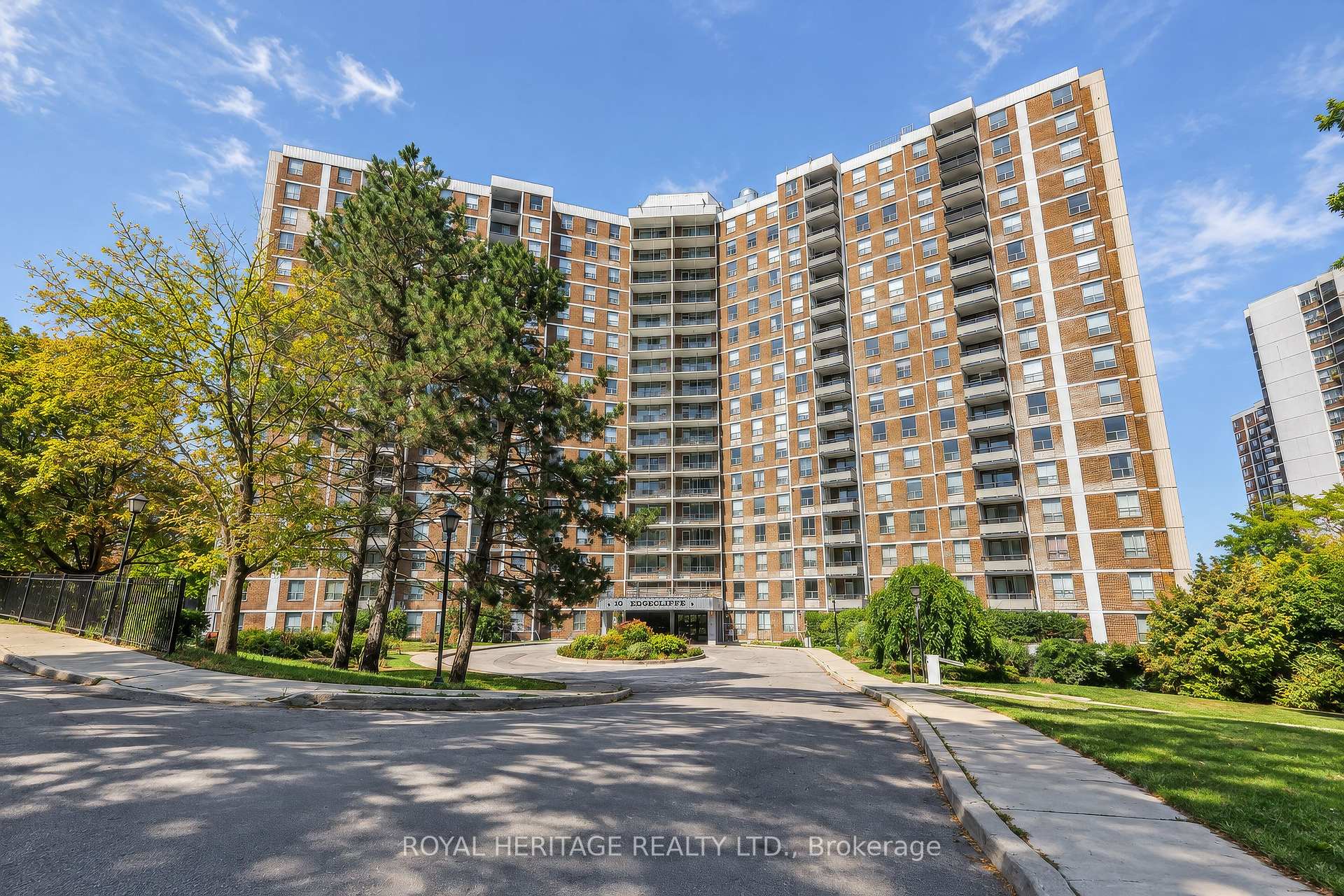 10 Edgecliff Golfway 603, Toronto, ON M3C 3A3