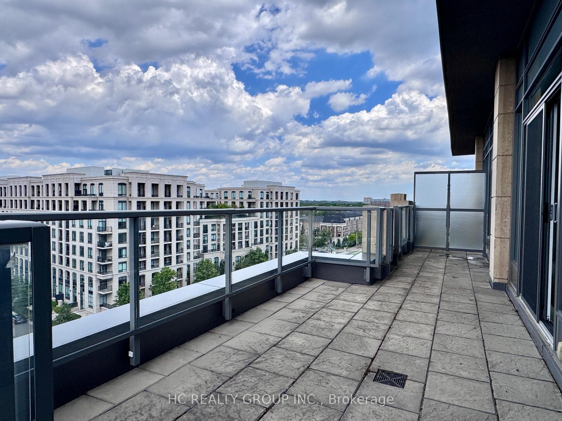 28 uptown Drive PH12, Markham, ON L3R 5M8