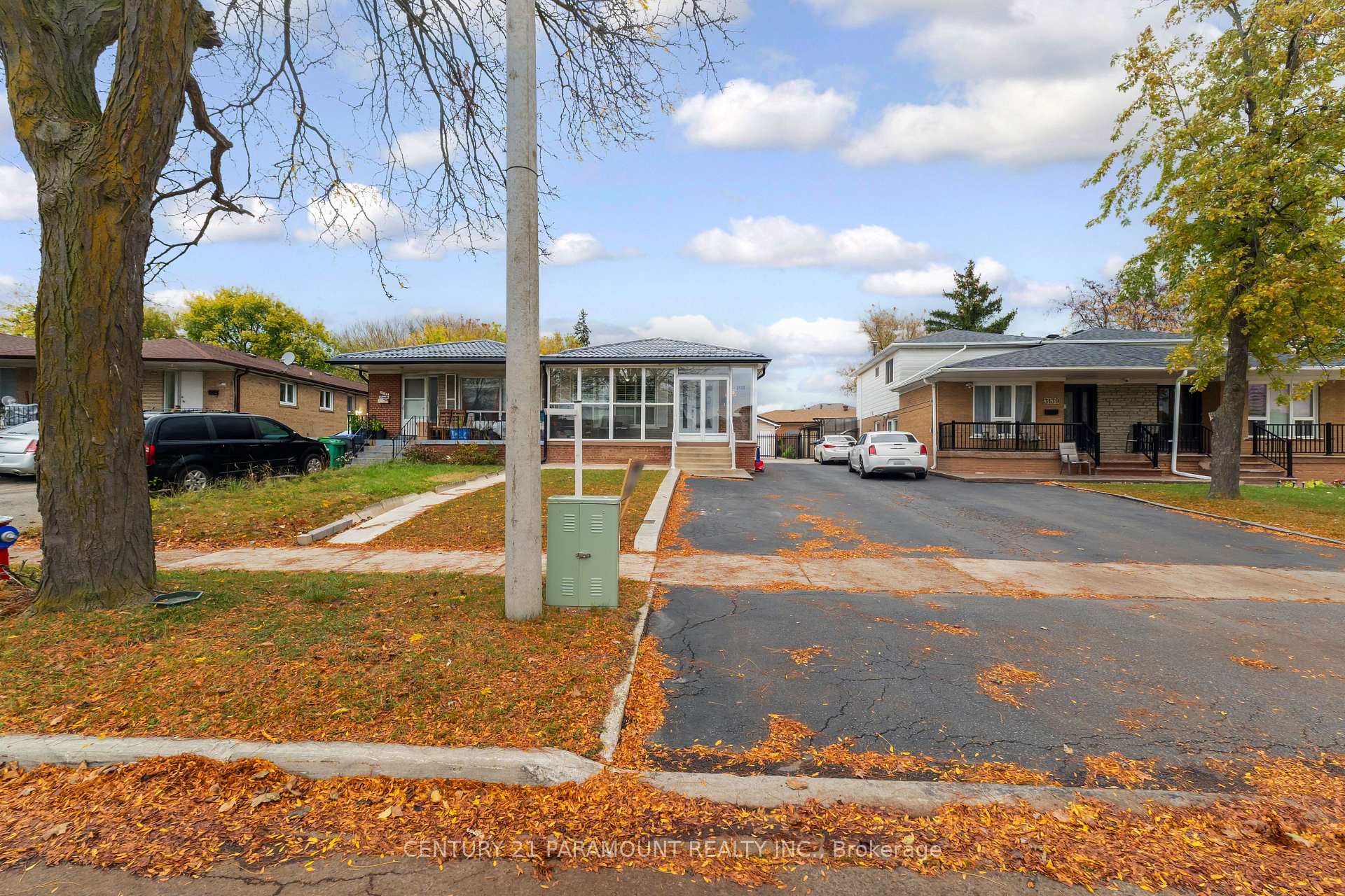 3135 Purnell Court, Mississauga, ON L4T 2J7