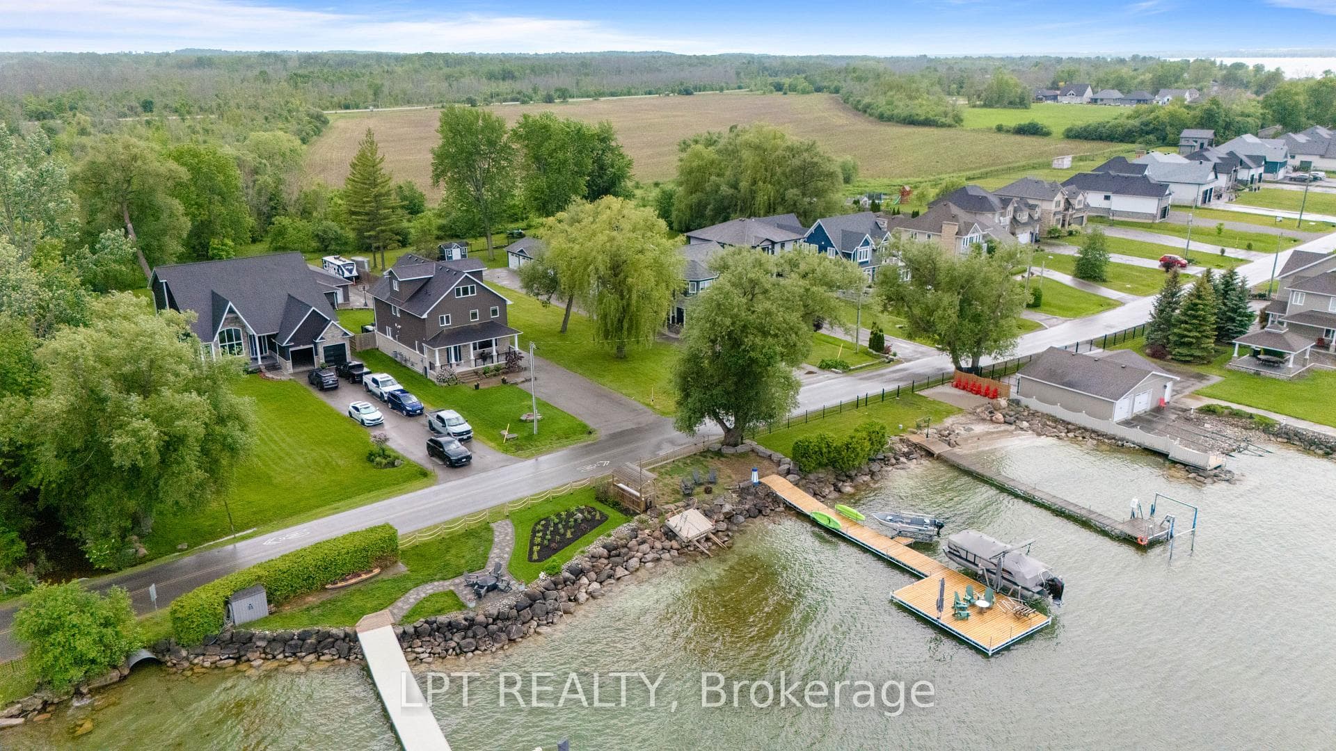 165 Lake Drive E, Georgina, ON L4P 3E9