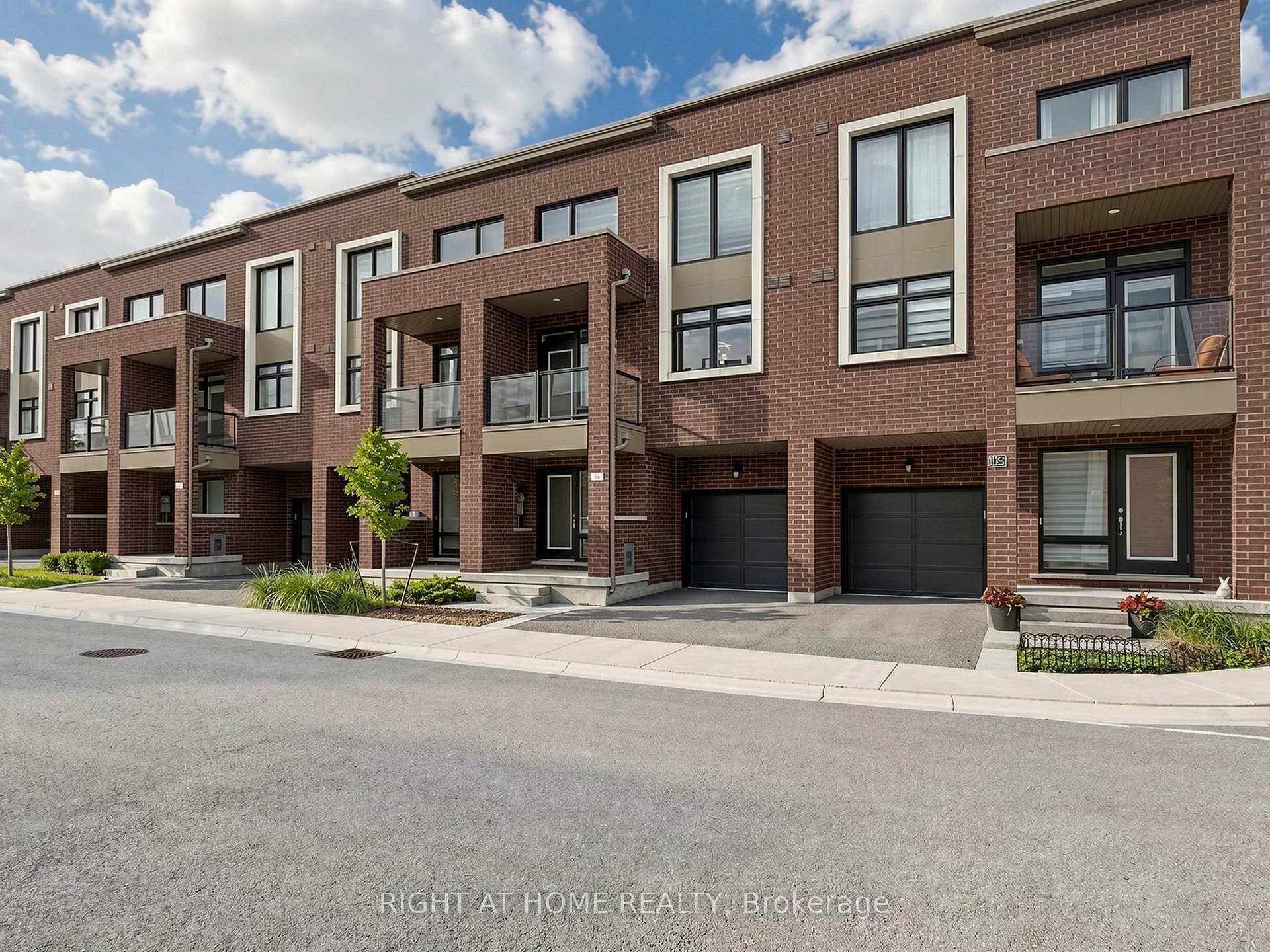 23 Moneypenny Place, Vaughan, ON L4J 0K9