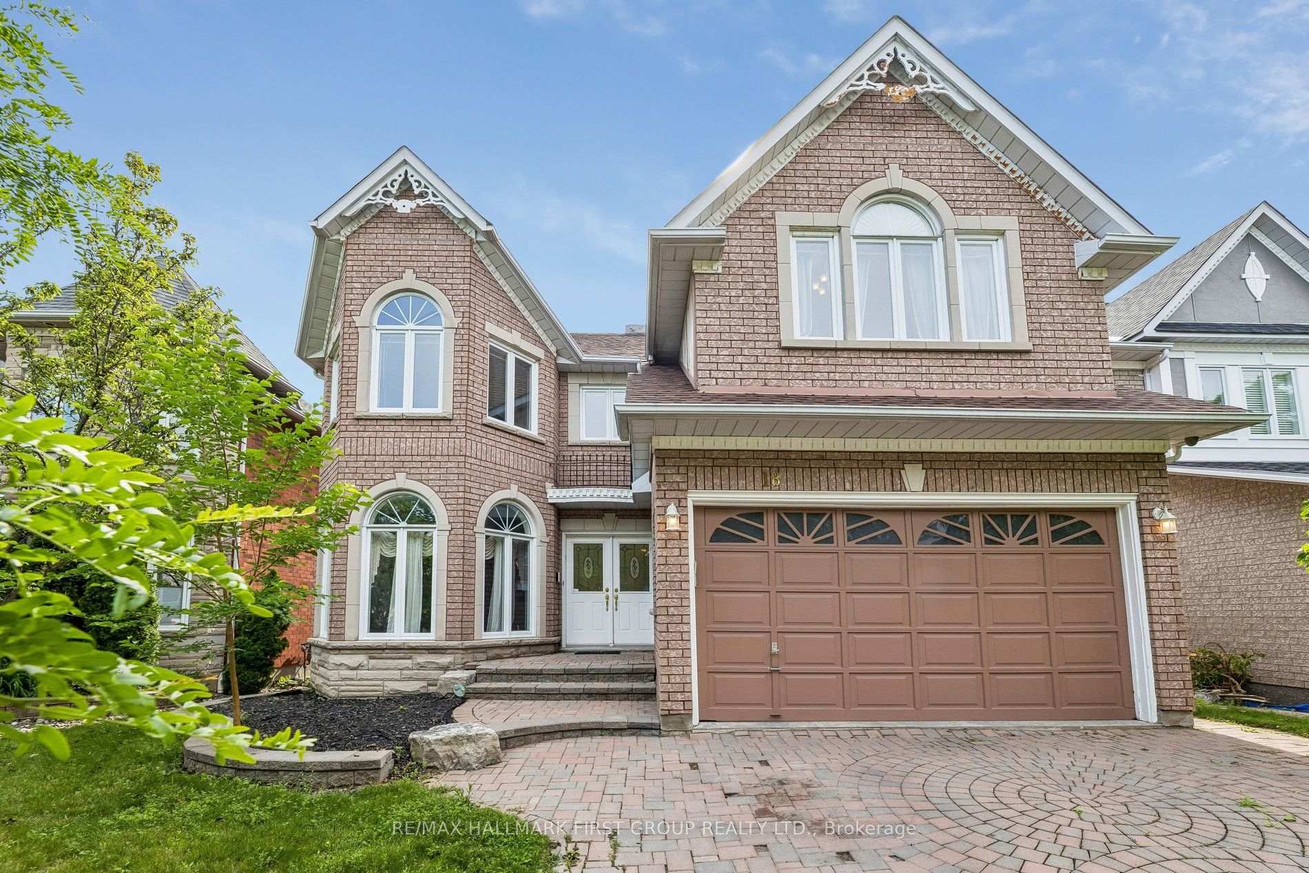 18 Kemp Drive, Ajax, ON L1T 4B1