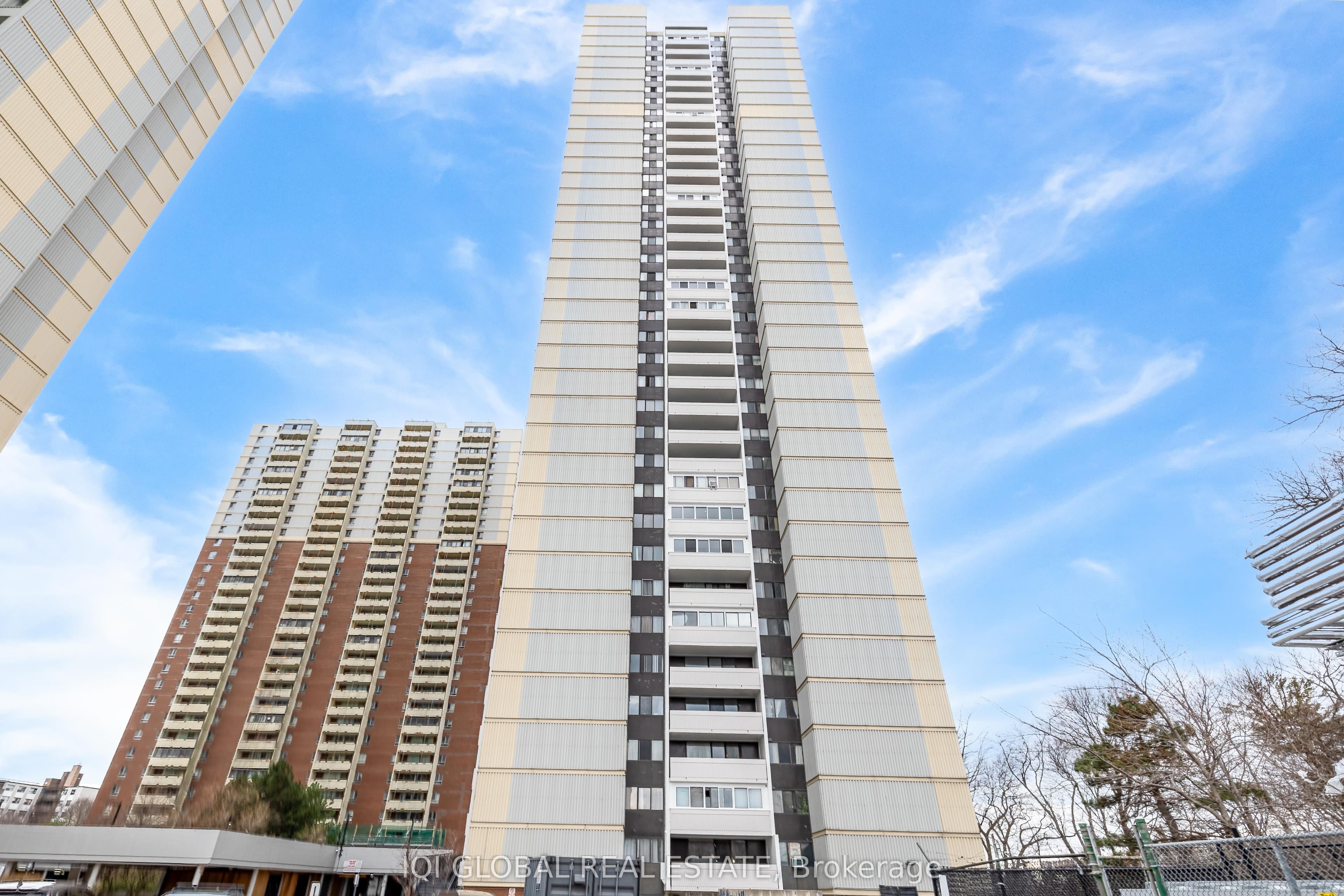 3 Massey Square, Toronto - Condo Apartment