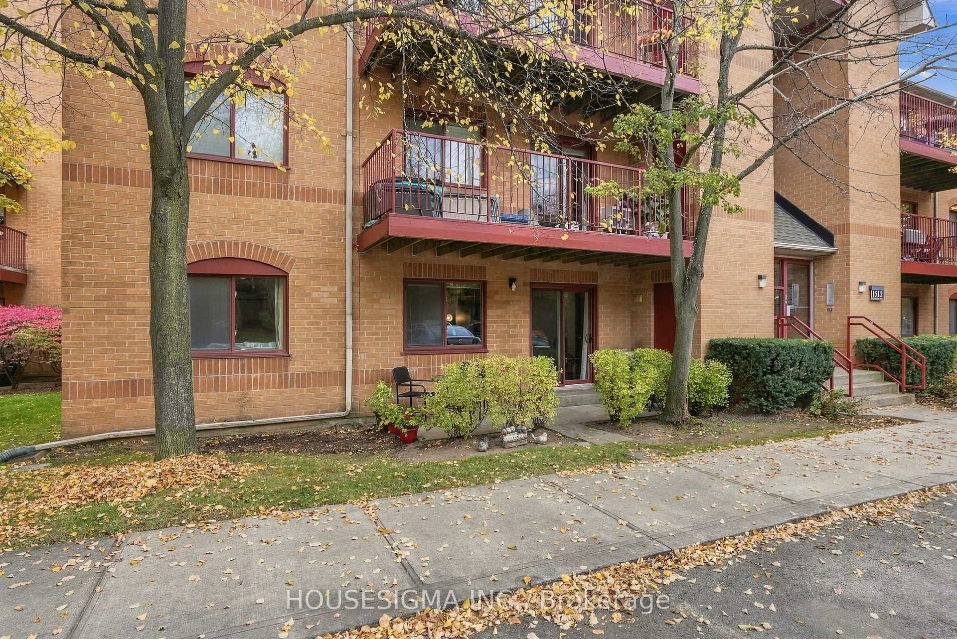 1512 Pilgrims Way 611, Oakville, ON L6M 3H1