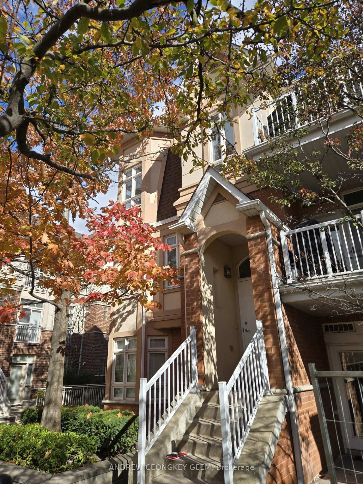 36 Gibson Avenue 32, Toronto, ON M9N 0A5