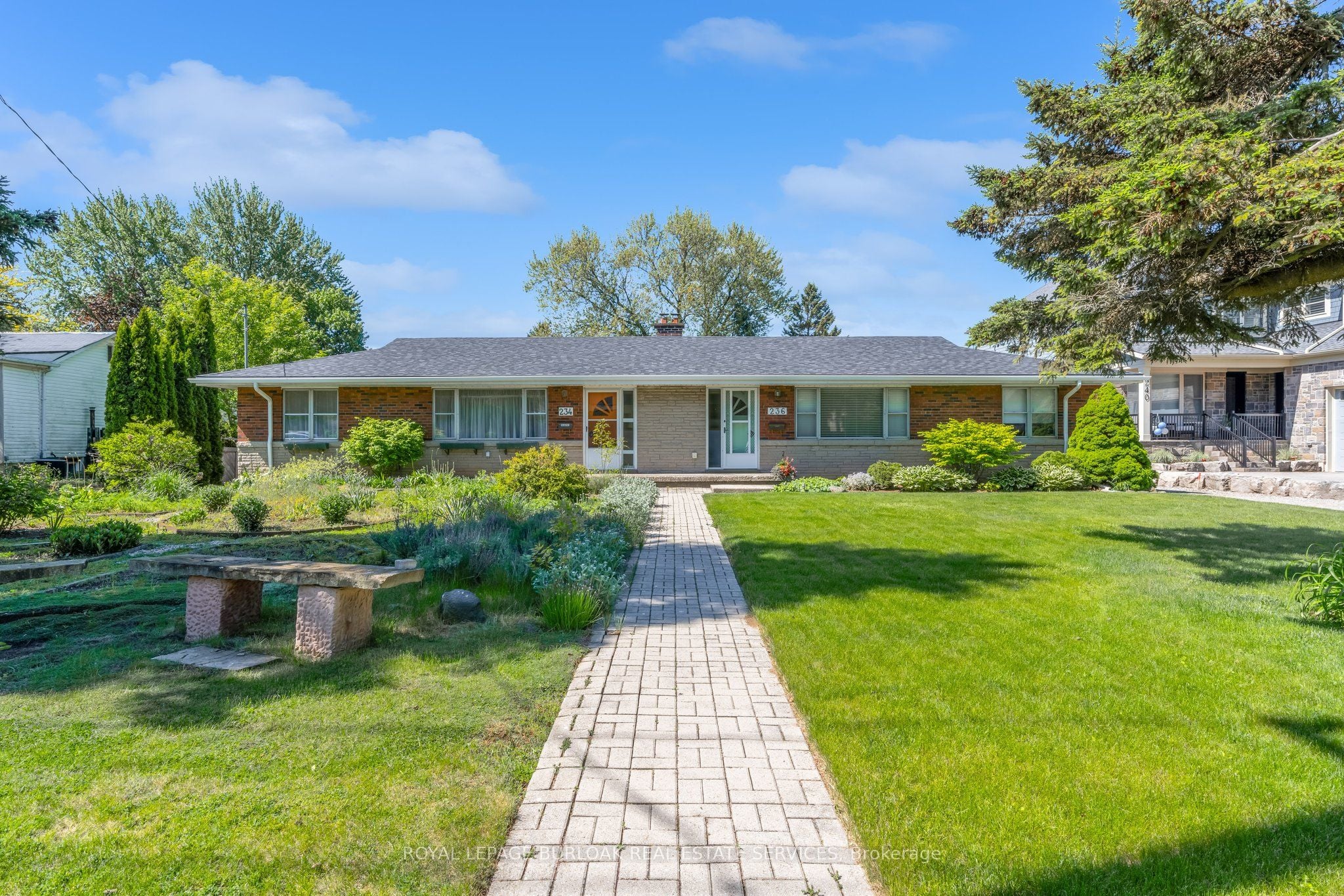 234-236 Pine Cove Road, Burlington - Detached