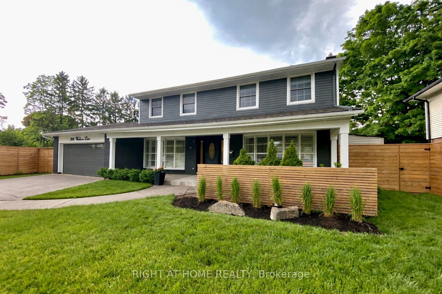 204 Walkers Line, Burlington - Detached