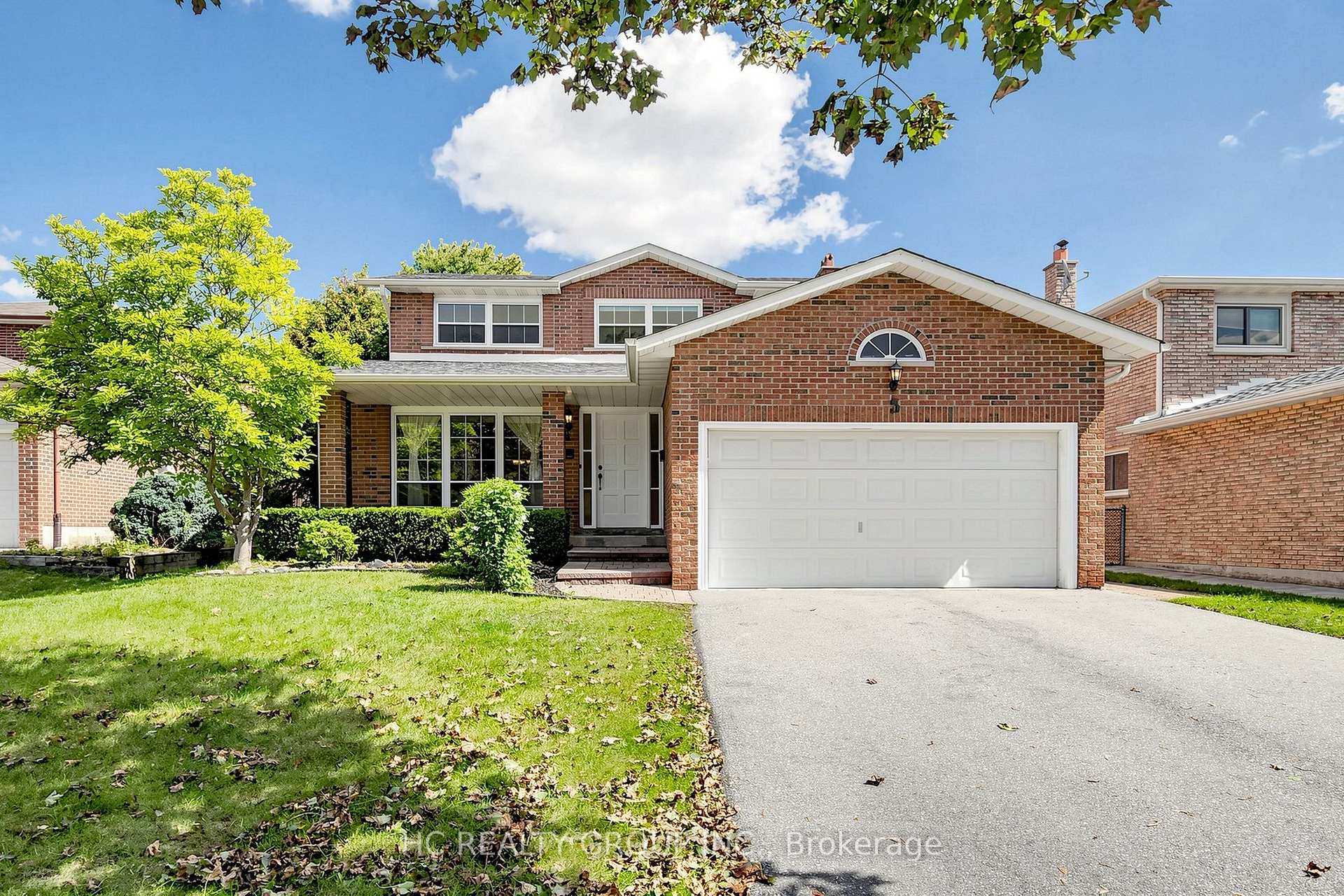 5 Standish Crescent, Markham, ON L3P 4A4