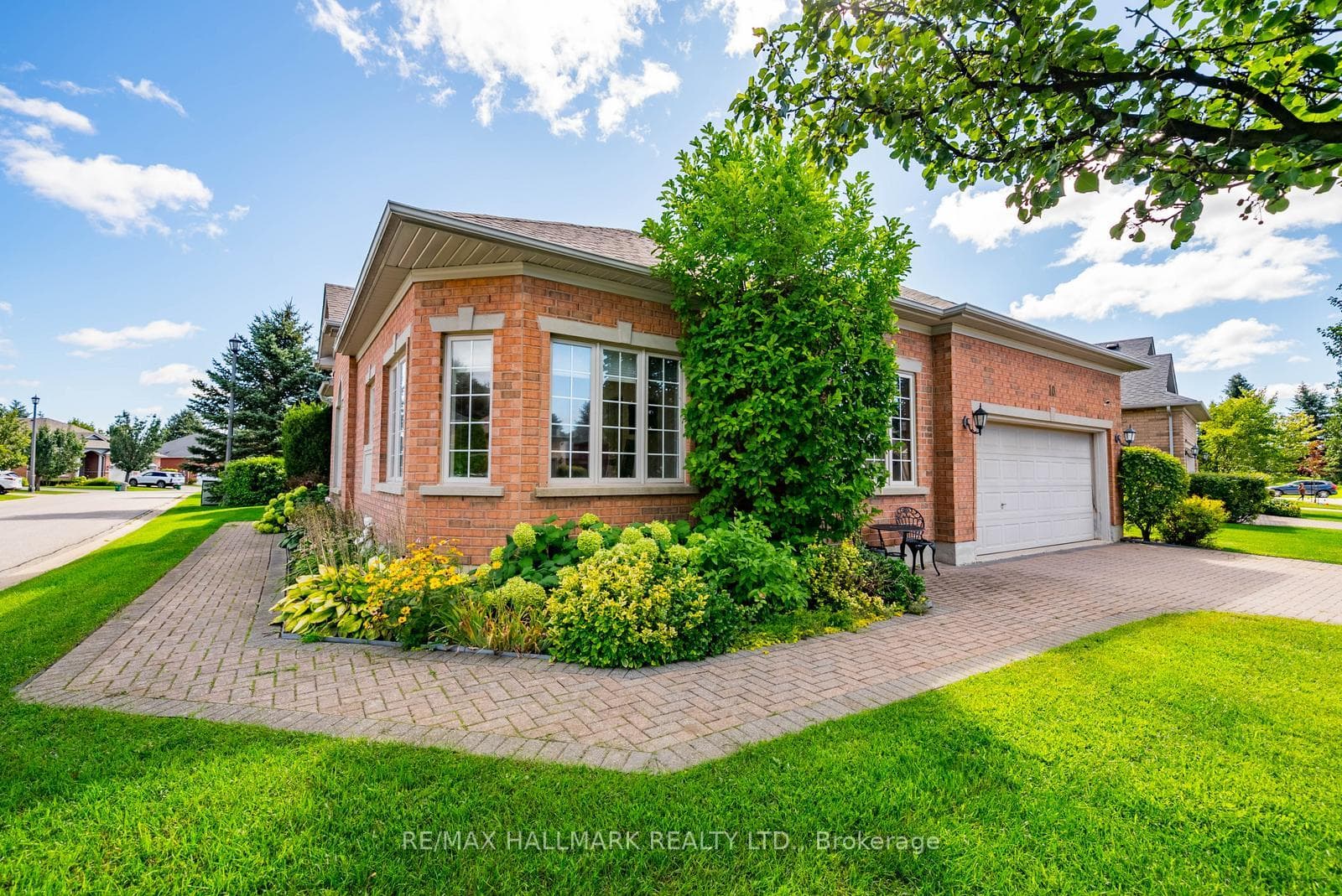 10 Vardon Gate, Whitchurch-Stouffville, ON L4A 1R7