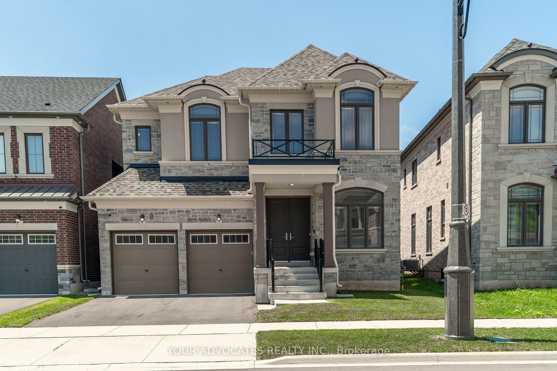 1390 Queens Plate Road, Oakville, ON L6M 5L4