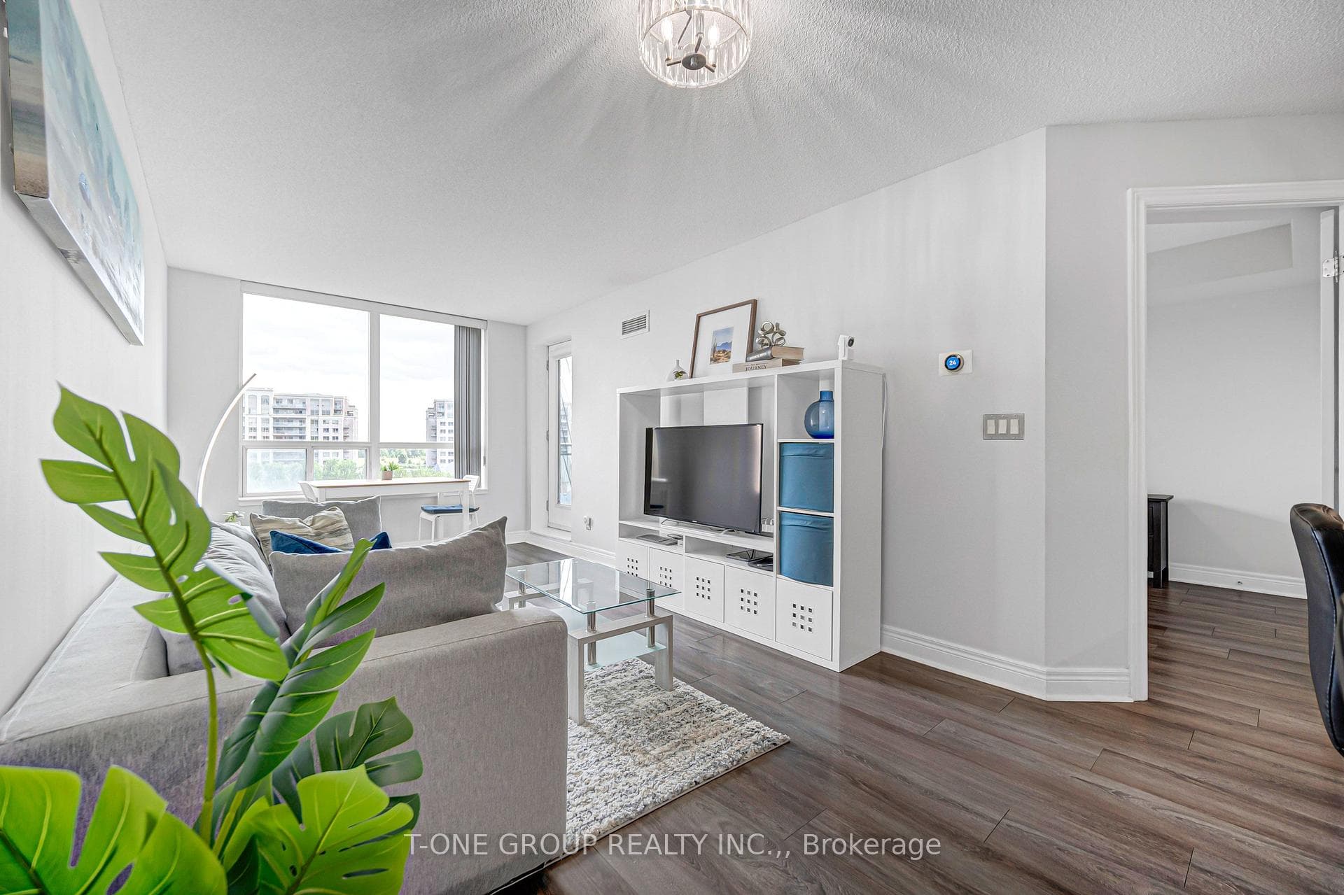 48 Suncrest Boulevard 720, Markham, ON L3T 7Y5