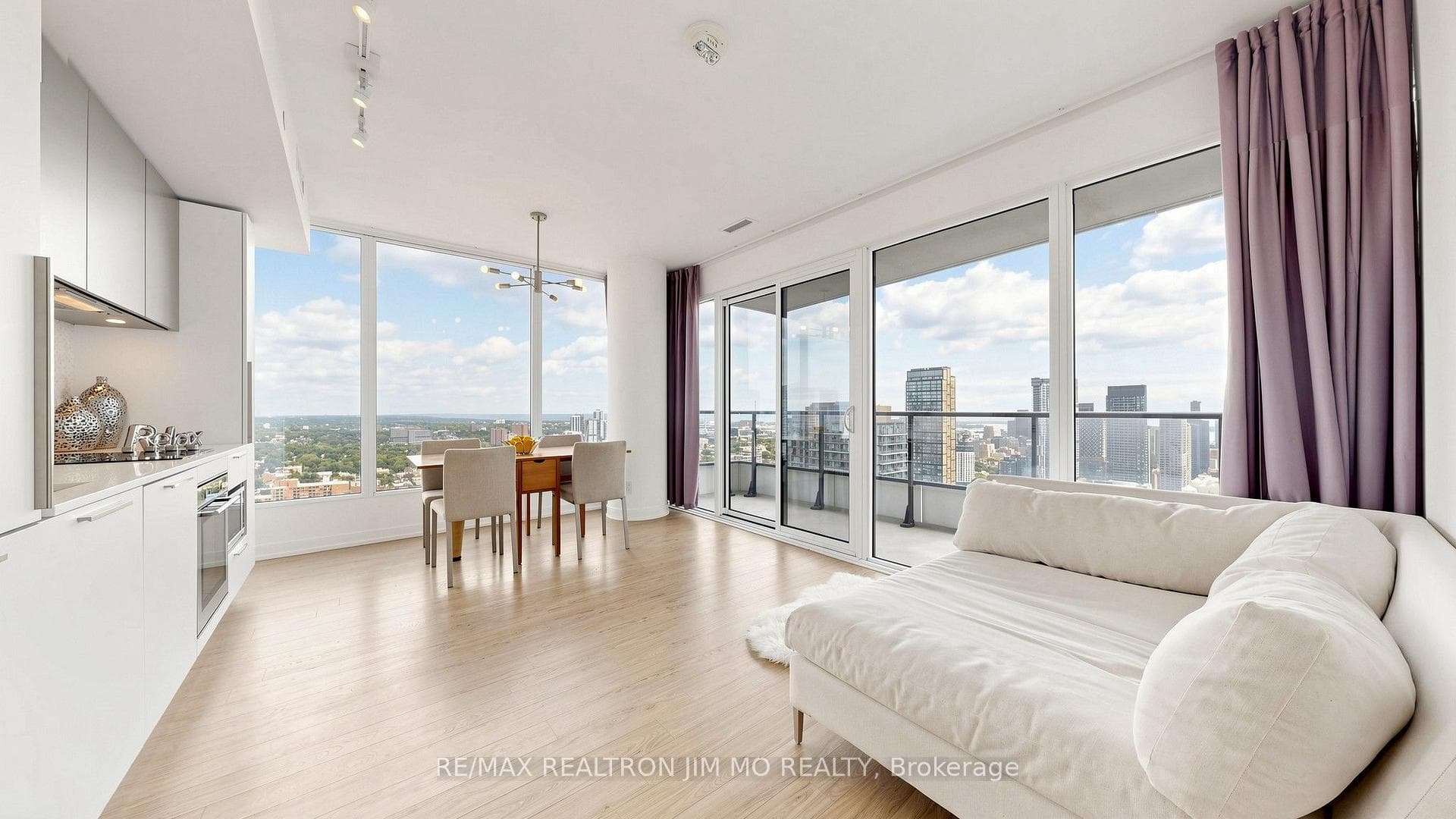 85 Wood Street 4116, Toronto, ON M4Y 0E8