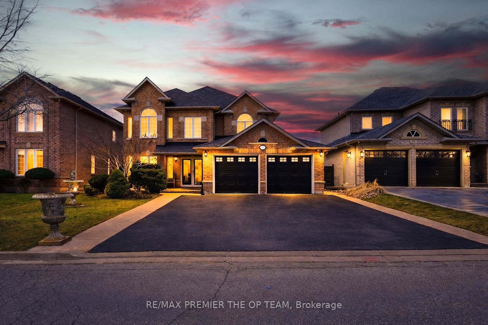 16 St Michele Place, Vaughan - Detached