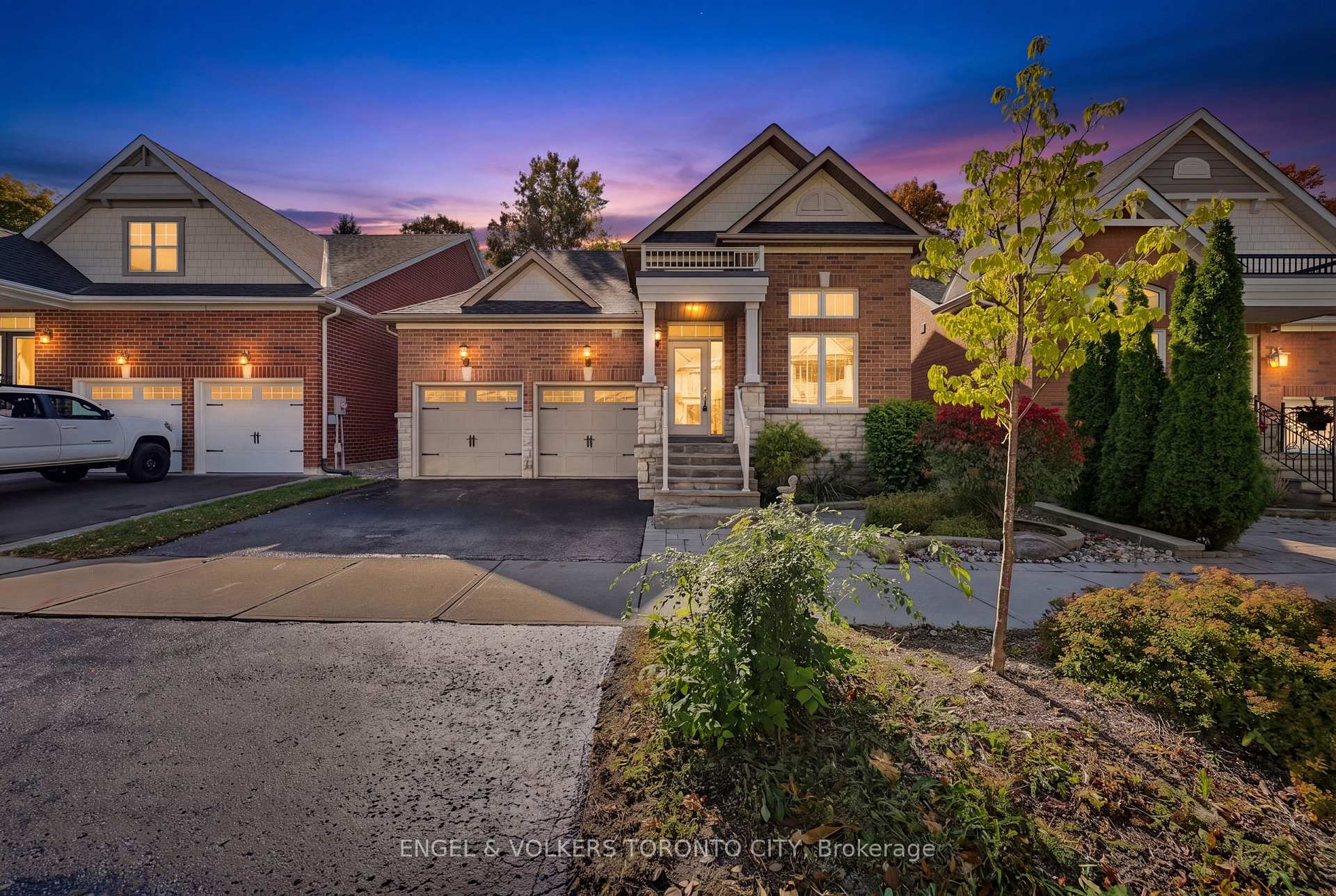 249 Sandale Road, Whitchurch-Stouffville, ON L4A 0Y4