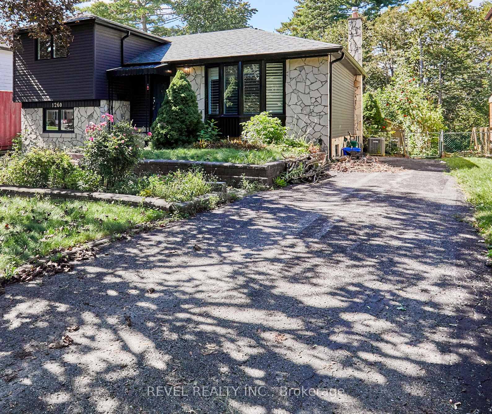 1260 Ilona Park Road, Pickering, ON L1W 1E4