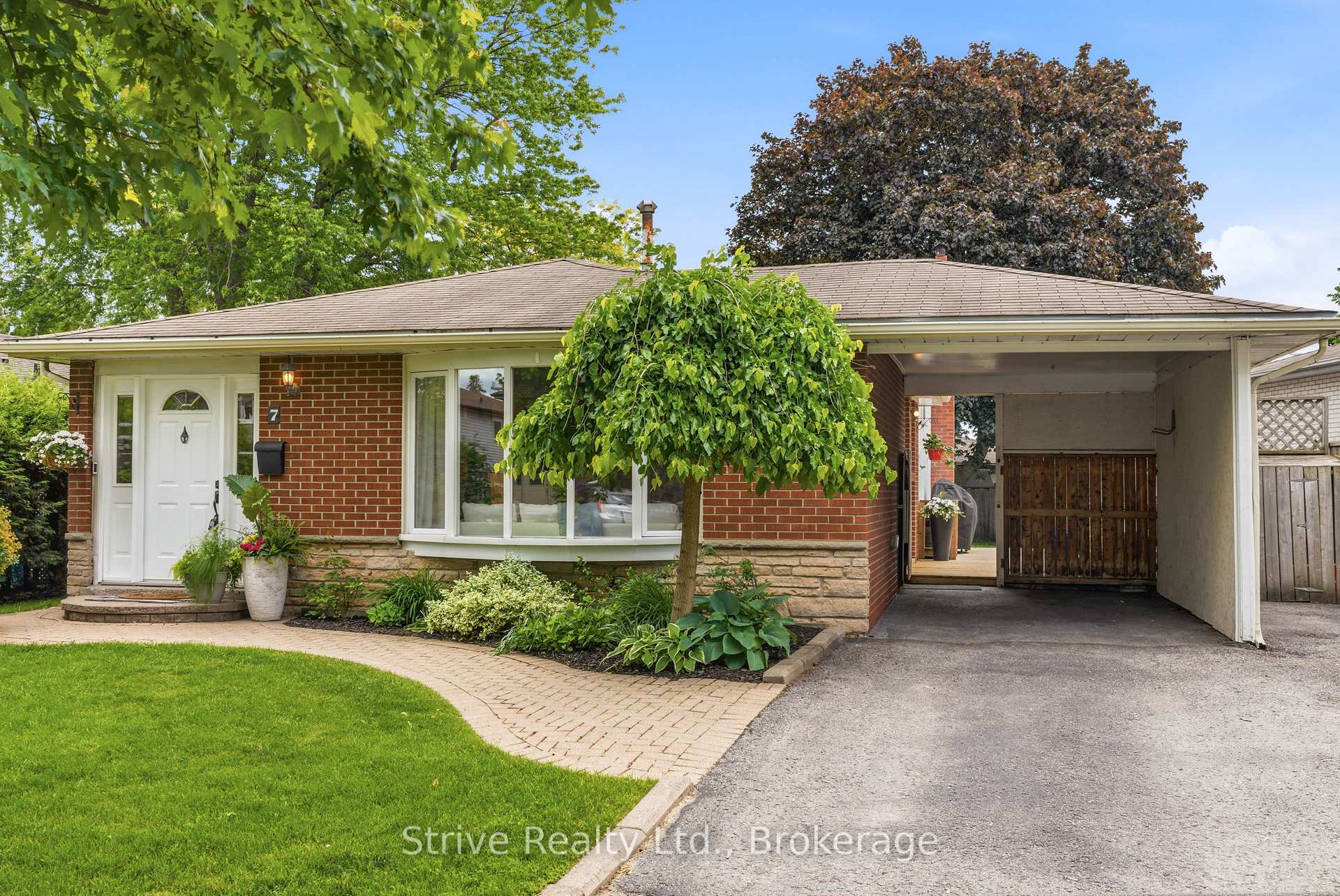 7 Albery Crescent, Ajax, ON L1S 2Y2