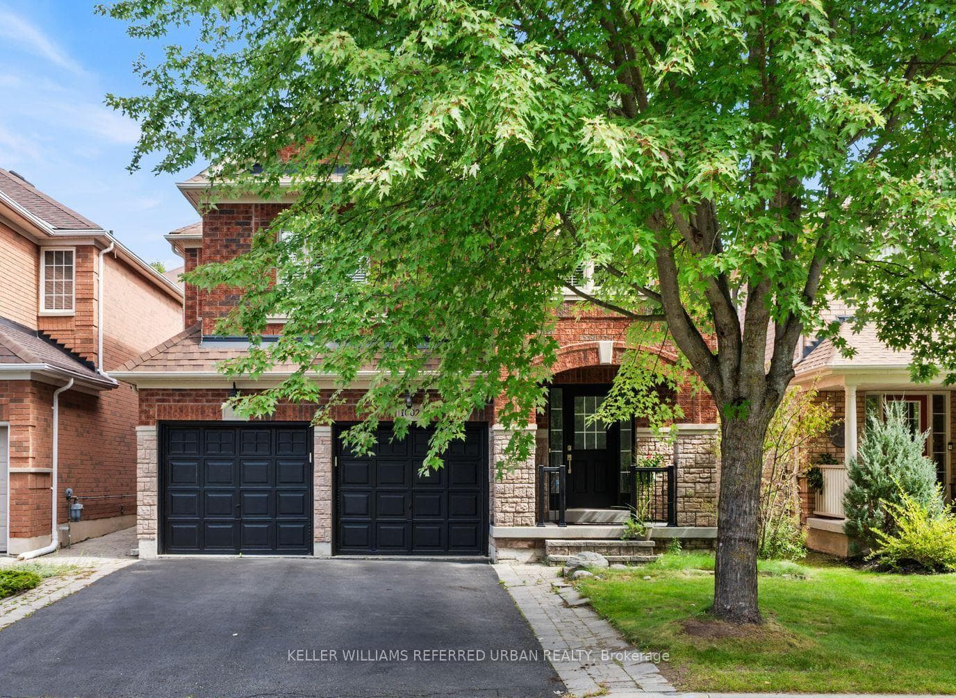 1002 Oaktree Crescent, Newmarket, ON L3X 2Z3