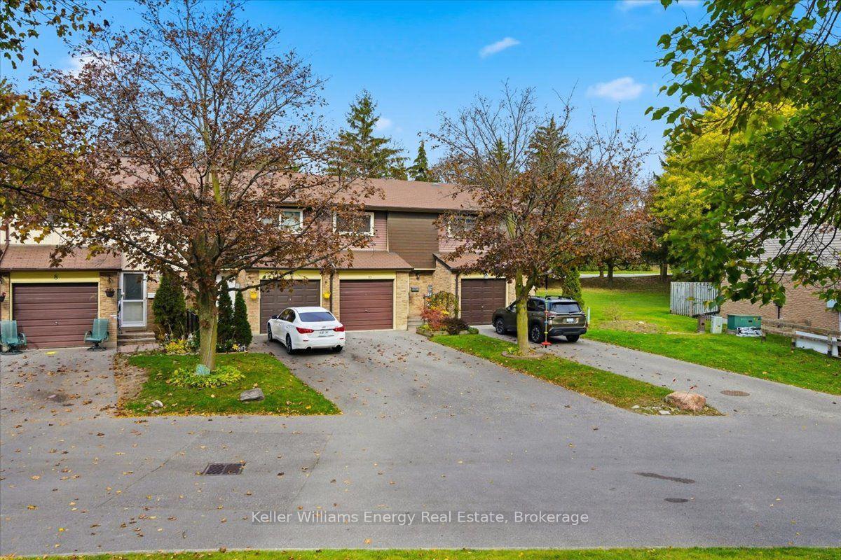 945 Burns Street W 10, Whitby, ON L1N 6J5