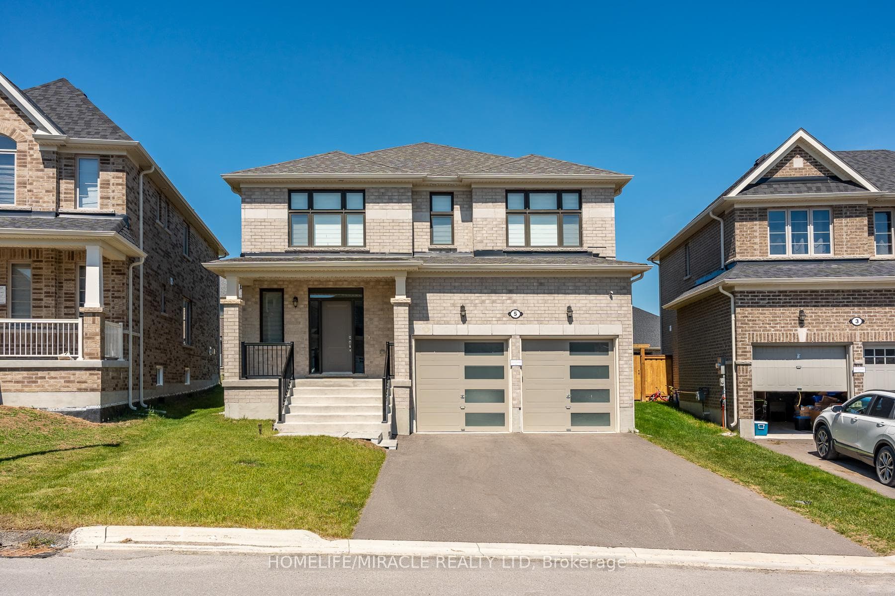 5 Ainslie Hill Crescent, Georgina, ON L0E 1R0