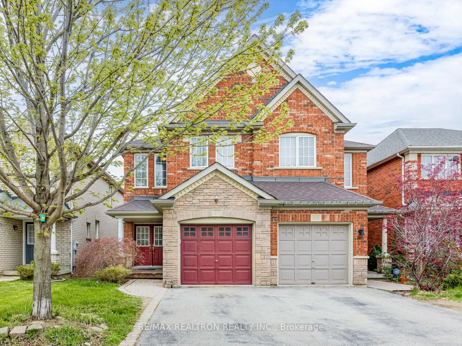 27 Tuscana Boulevard, Vaughan, ON L4K 5J2