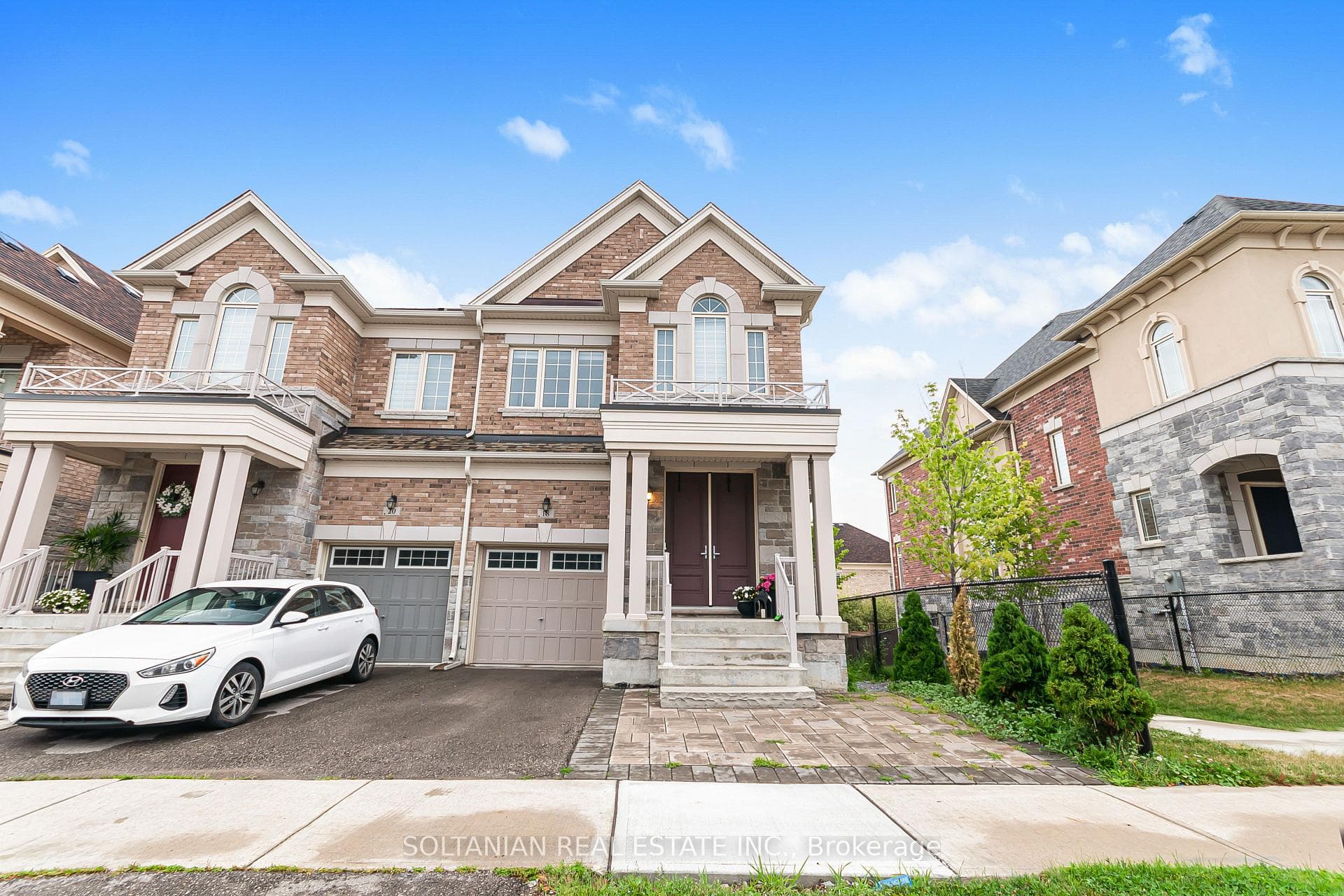 18 Drizzel Crescent, Richmond Hill, ON L4E 1G8