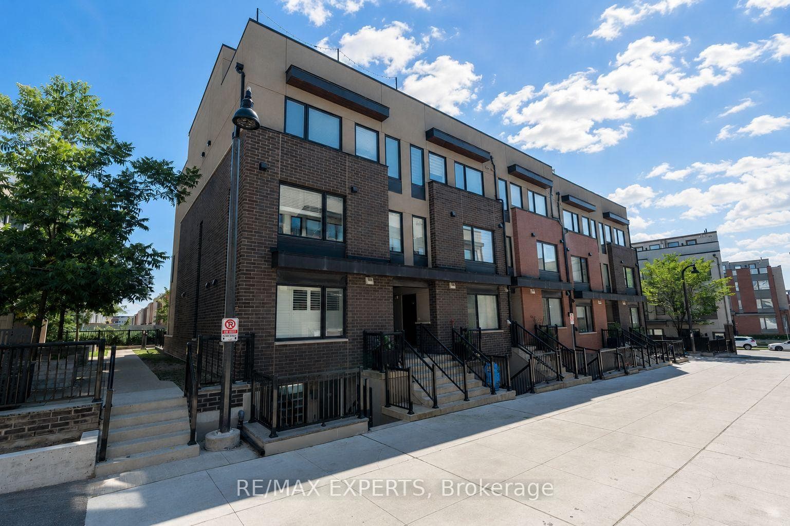 142 William Duncan Road 1, Toronto, ON M3K 0C1