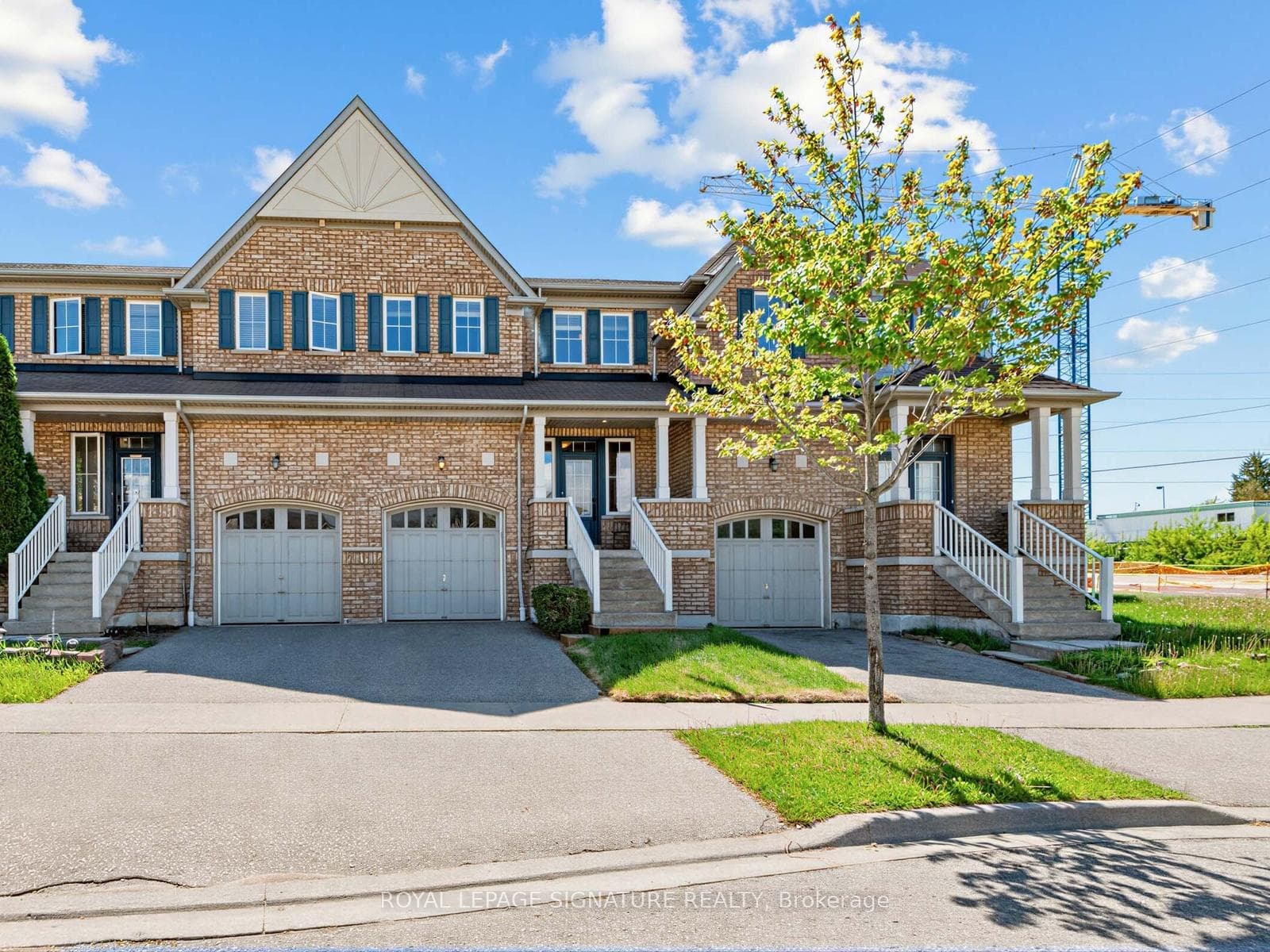 32 Clarepark Court, Ajax, ON L1Z 0J5