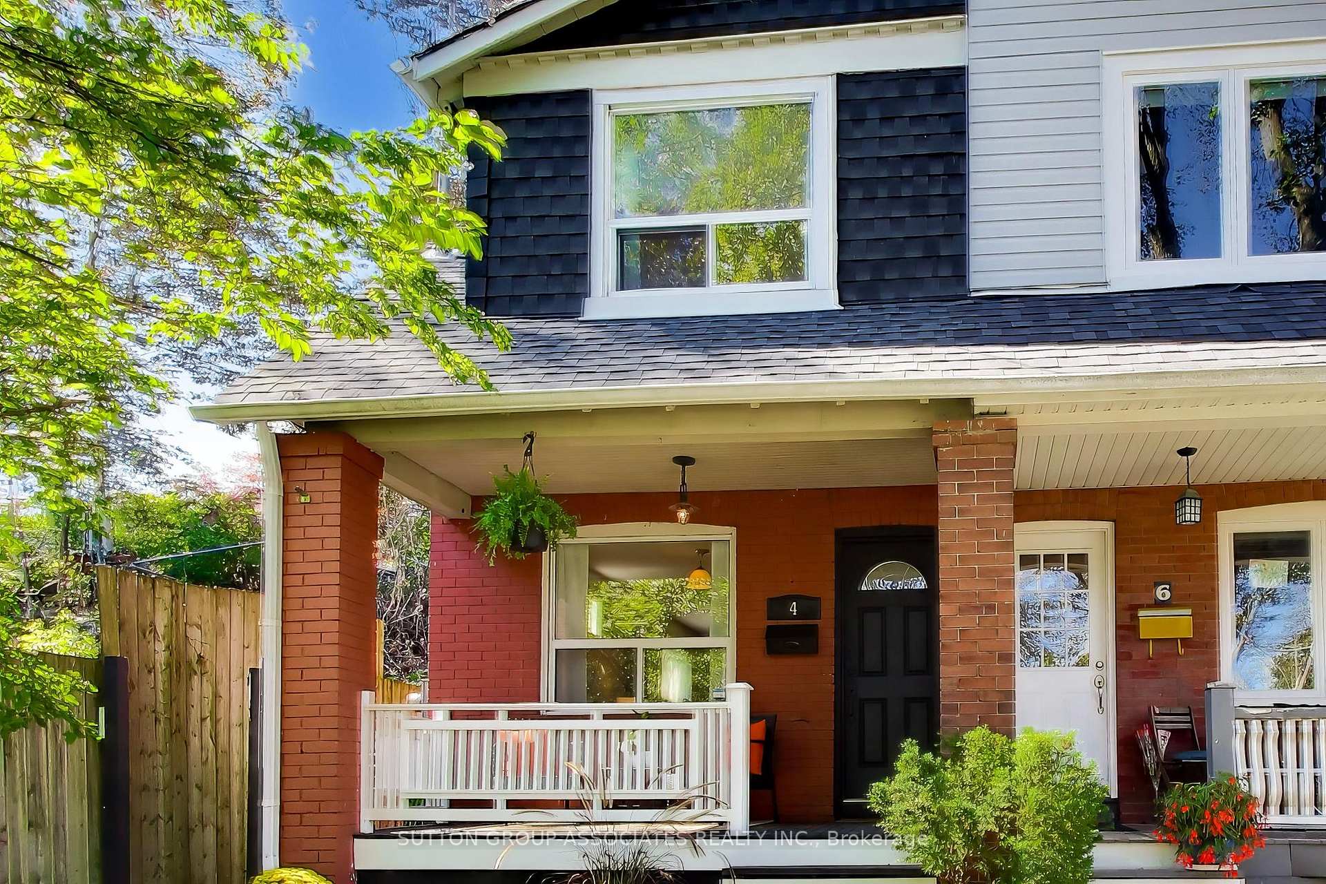 4 Bellhaven Road, Toronto, ON M4L 3J5