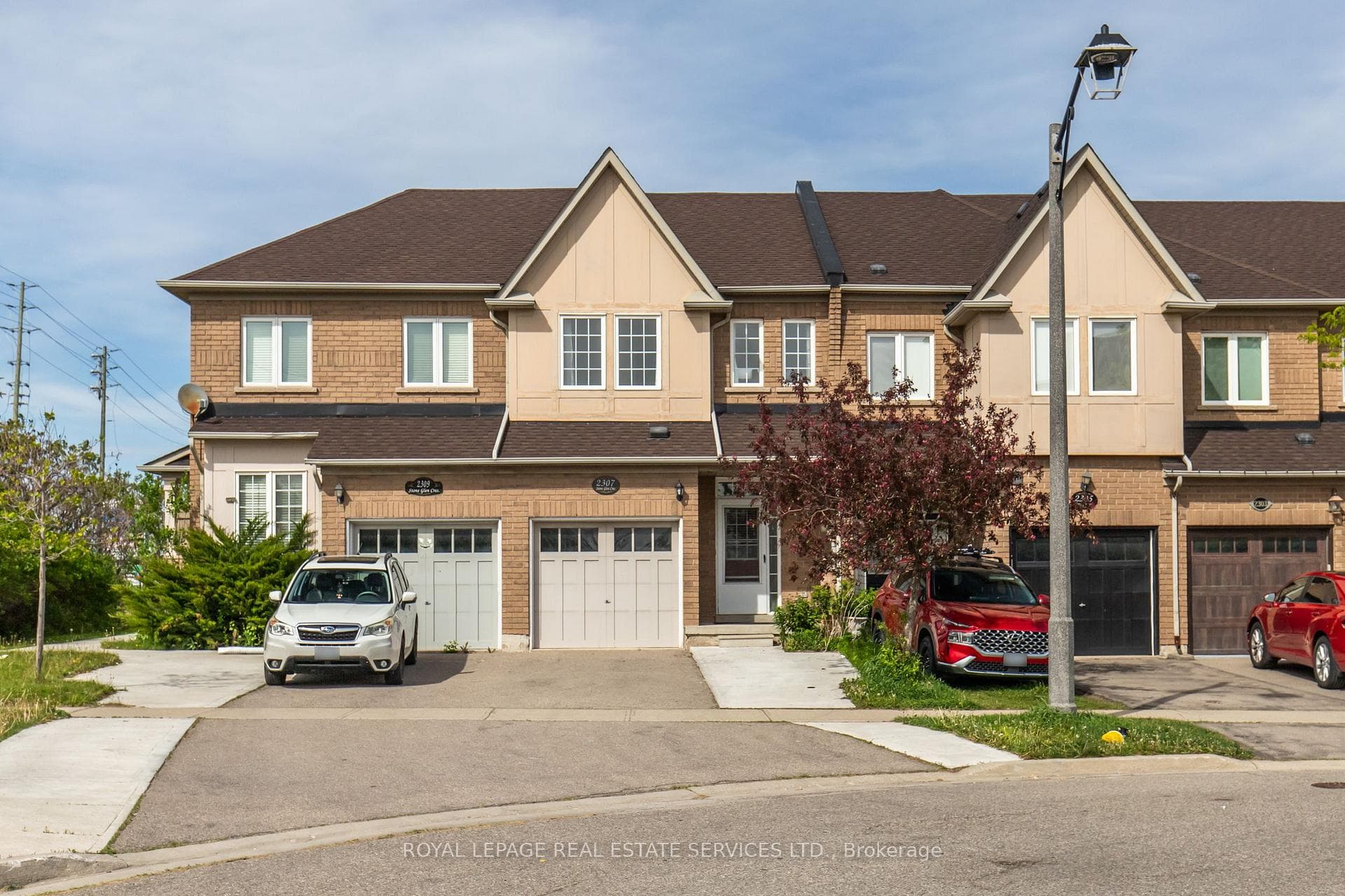 2307 Stone Glen Crescent, Oakville, ON L6M 0C9