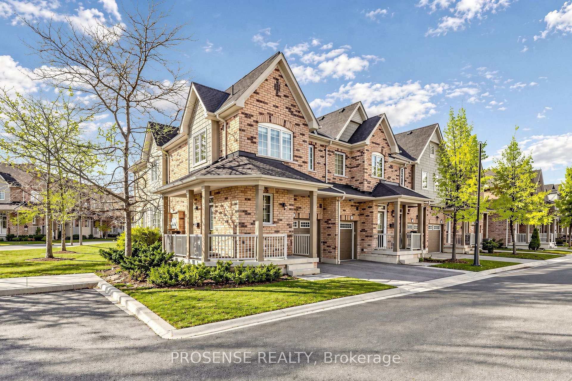 677 Wendy Culbert Crescent, Newmarket, ON L3X 0E9